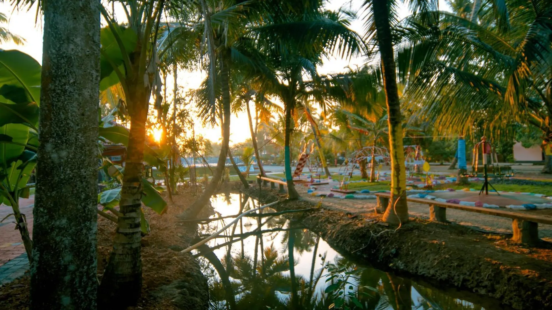 Munroe Island Lake Resort Mundrothuruth India