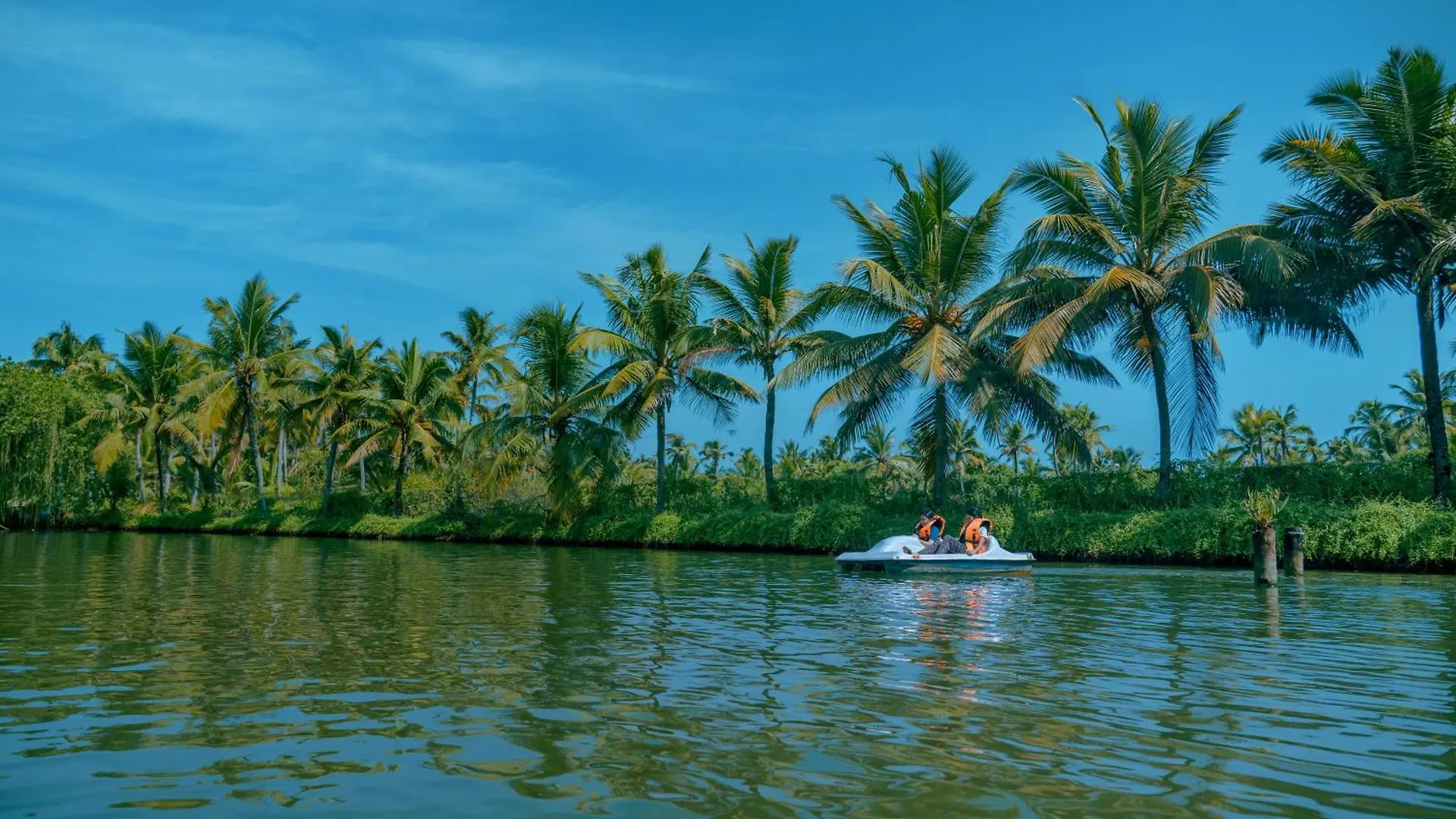 Munroe Island Lake Resort Mundrothuruth